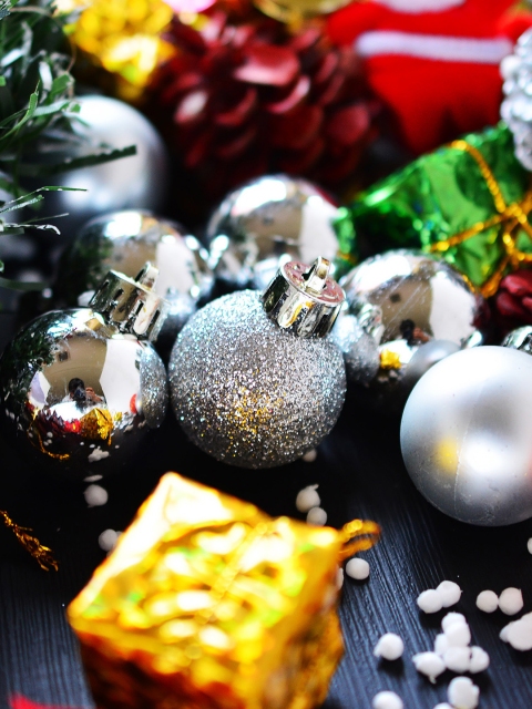 

Archies Silver-Toned Shatterproof X-Mas Glitter Decoration Ball Bunch