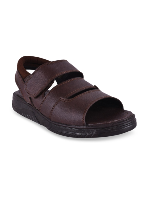 

BuckleUp Men Brown Sandals