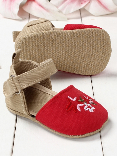 

Walktrendy Infants Red & Beige Colourblocked Embroidered Booties