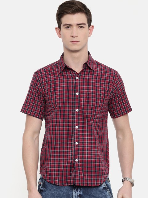 

Joven Men Red & Navy Blue Slim Fit Checked Casual Shirt