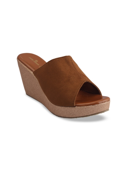 

pelle albero Women Brown Solid Mules