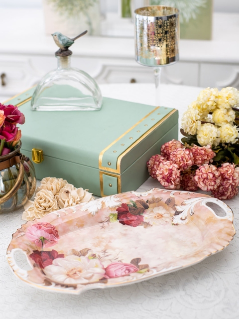 

White Gold White & Red Floral-Printed Tray