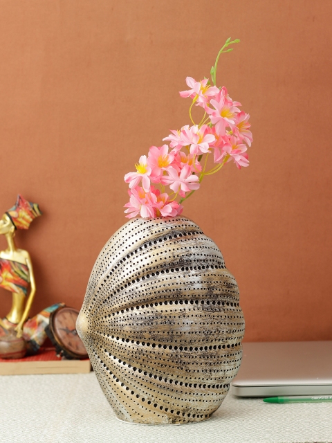

Aesthetic Home Solutions Silver-Toned & Black Textured Vase