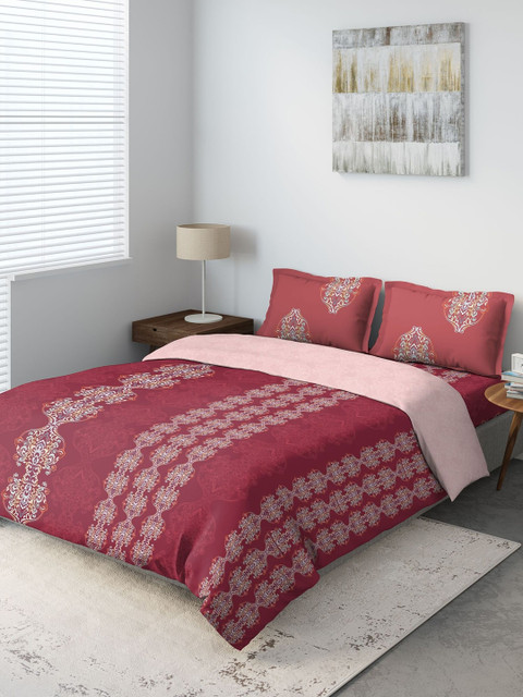 

DDecor Maroon & Beige Printed Bedding Set