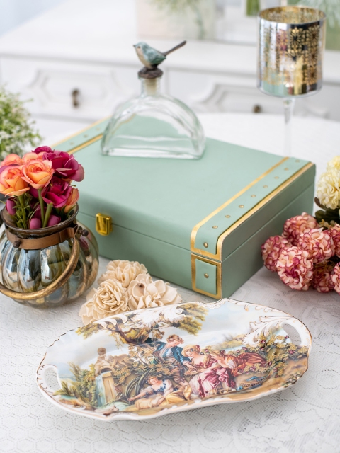 

White Gold White & Red Floral-Printed Tray