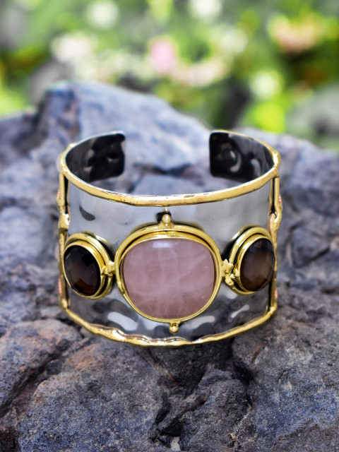 

ZeroKaata Gold-Toned Brass-Plated Handcrafted Bracelet