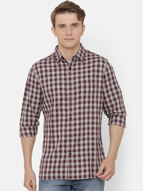 

AweTRend Men Maroon & Off-White Slim Fit Checked Casual Shirt