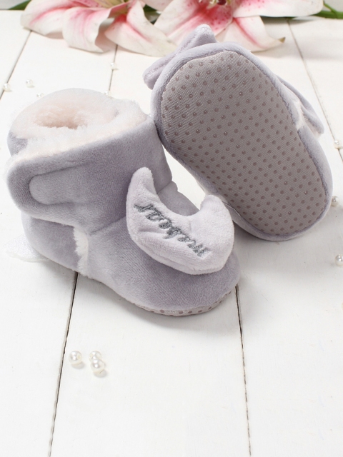 

Walktrendy Infants Grey Solid Booties