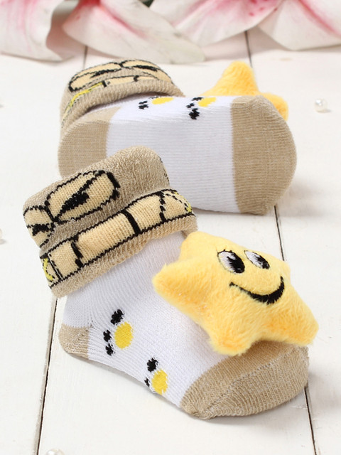 

Walktrendy Girls Beige & White Printed Star Applique Booties