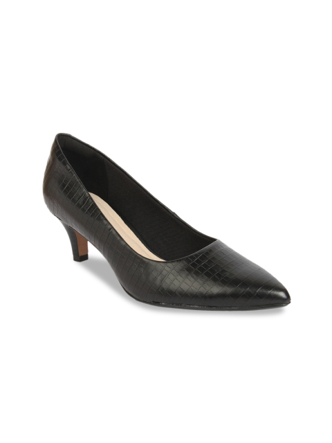 

Clarks Women Black Textured Leather Pumps