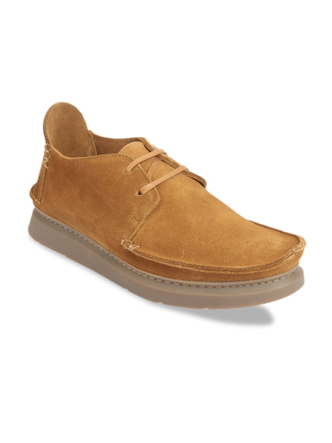 

Clarks Men Brown Solid Suede Derbys