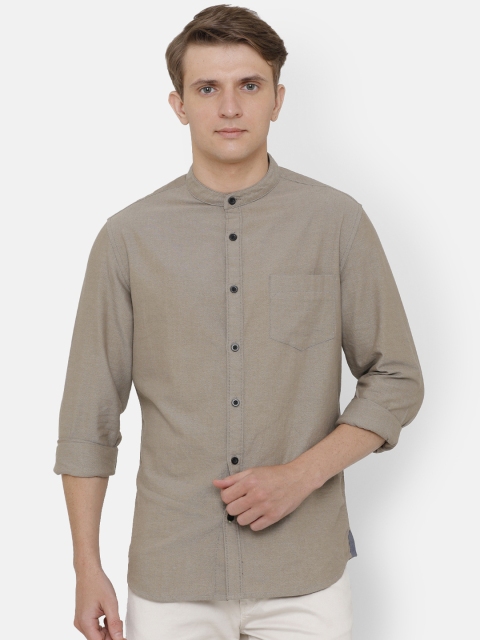 

AweTRend Men Brown Slim Fit Solid Casual Shirt