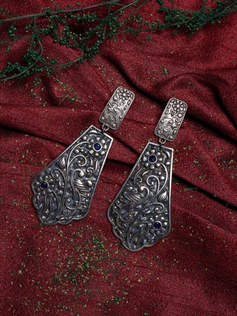 

ZeroKaata Silver-Plated Contemporary Drop Earrings