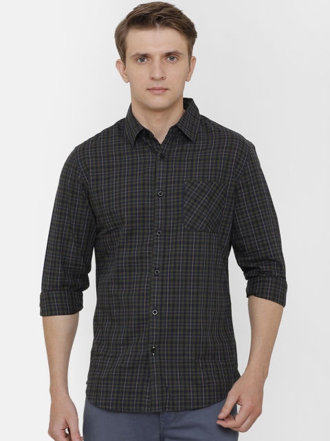 

AweTRend Men Green & Blue Slim Fit Checked Casual Shirt