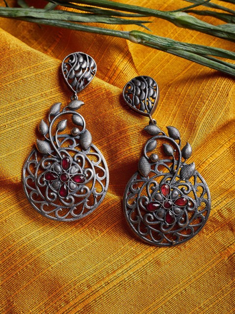 

ZeroKaata Silver-Plated Teardrop Shaped Drop Earrings