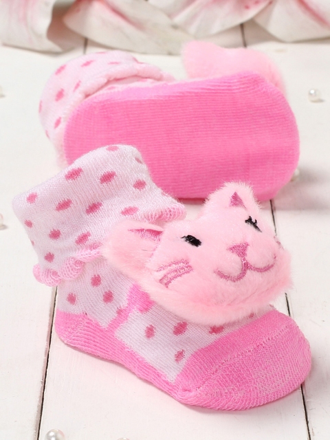 

Walktrendy Girls Pink & White Printed Booties