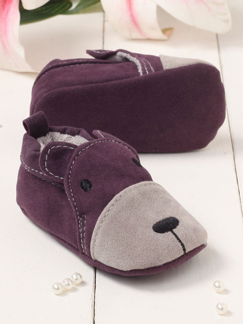 

Walktrendy Girls Purple Dog Face Booties