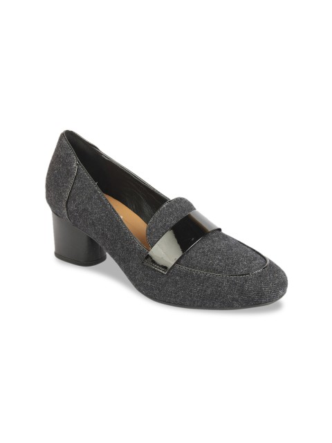 

Clarks Women Grey Solid Pumps