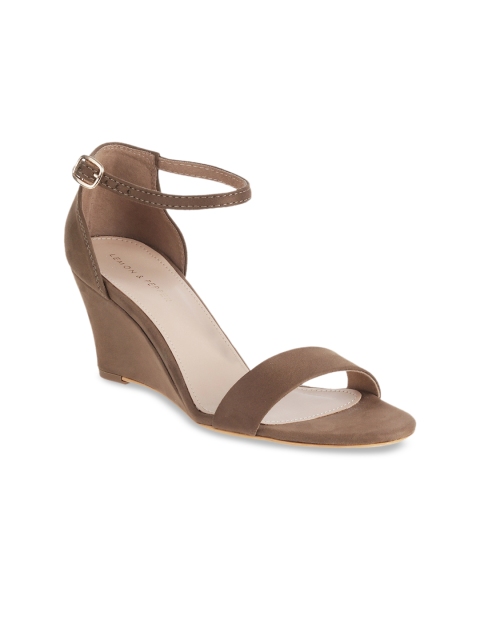 

LEMON & PEPPER Women Brown Solid Heels