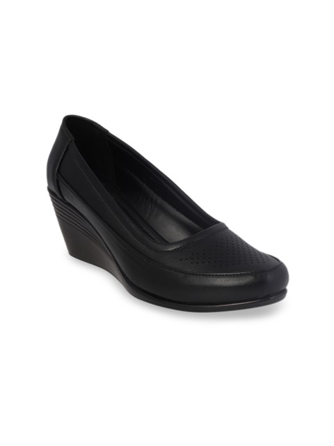 

pelle albero Women Black Solid Wedges