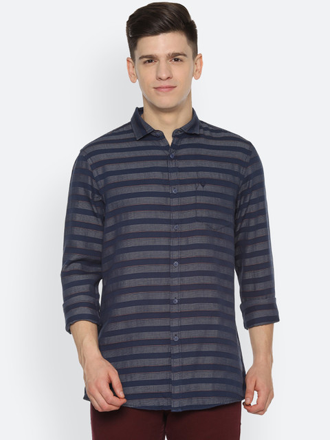 

Solly Jeans Co. Men Navy Blue & White Regular Fit Striped Casual Shirt