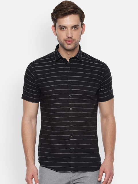 

V Dot Men Black & White Slim Fit Striped Casual Shirt