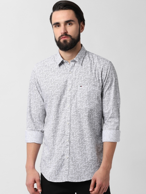 

Peter England Casuals Men White Slim Fit Printed Casual Shirt