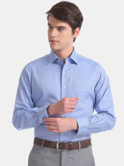 

Arrow Men Blue Regular Fit Solid Formal Shirt