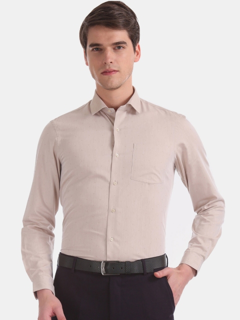 

Arrow Men Beige Slim Fit Printed Semiformal Shirt