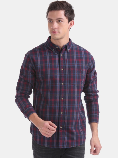 

Aeropostale Men Navy Blue & Maroon Regular Fit Checked Casual Shirt