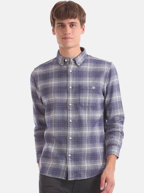 

Aeropostale Men Blue & White Regular Fit Checked Casual Shirt
