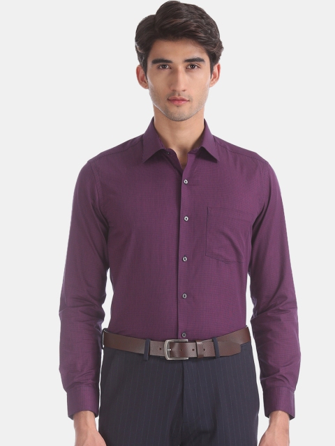 

Arrow Men Purple Slim Fit Solid Formal Shirt