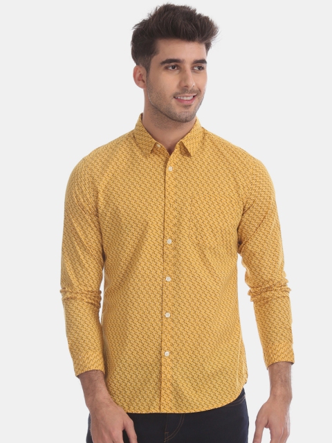 

Flying Machine Men Yellow Regular Fit Printed Casual Shirt