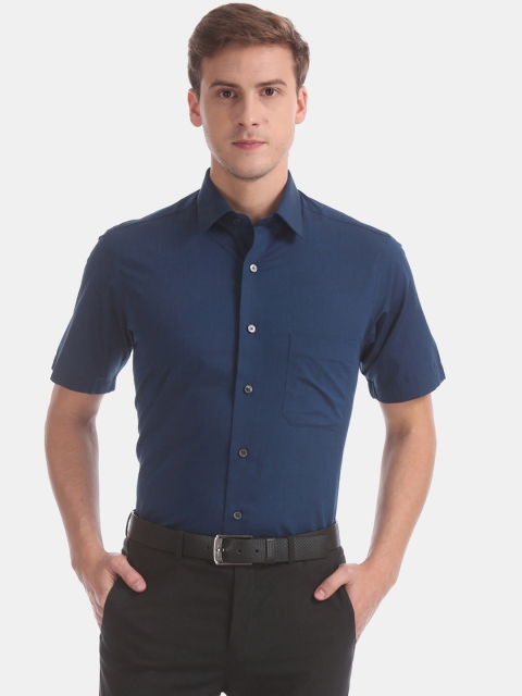 

Arrow Men Teal Blue Regular Fit Solid Formal Shirt