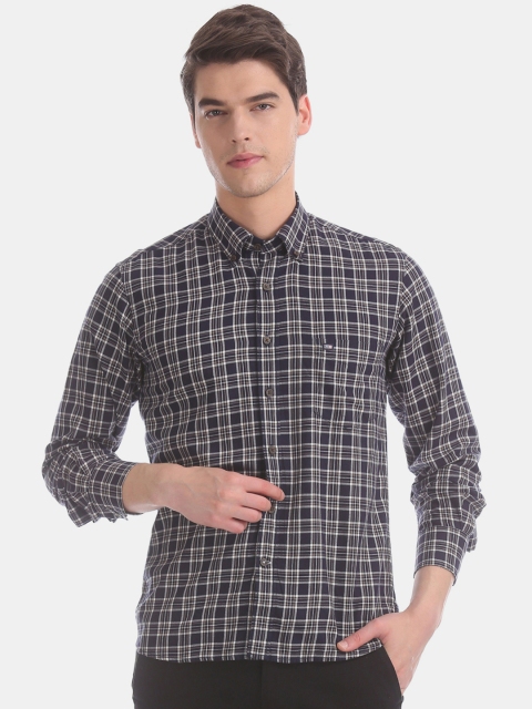 

Arrow Sport Men Navy Blue & Off-White Regular Fit Checked Casual Shirt