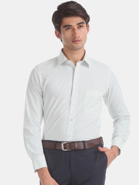 

Arrow Men Green Regular Fit Solid Formal Shirt