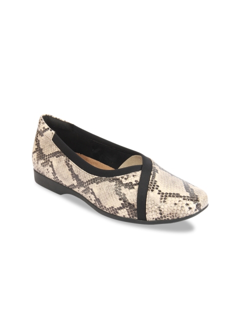 

Clarks Women Cream-Coloured Printed Leather Ballerinas