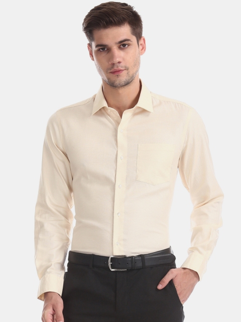 

Arrow Men Beige Slim Fit Checked Semiformal Shirt