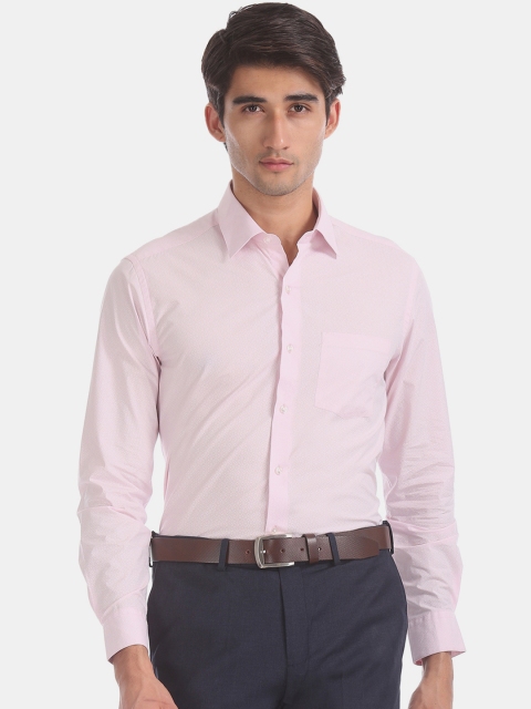 

Arrow Men Pink Slim Fit Solid Formal Shirt