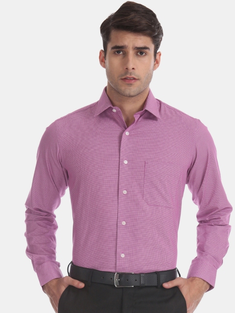 

Arrow Men Pink Regular Fit Solid Formal Shirt