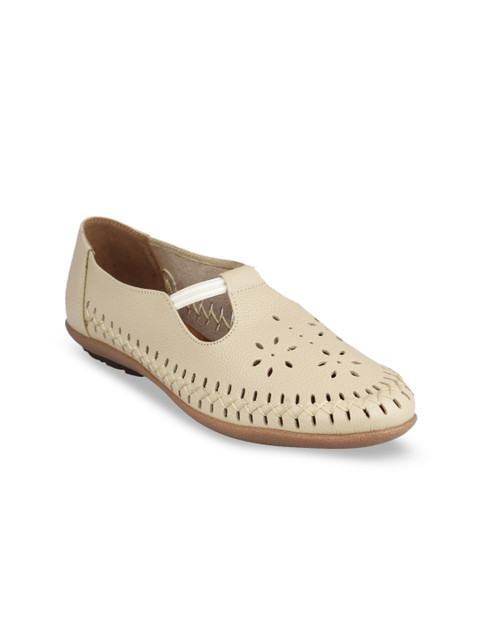 

pelle albero Women Cream-Coloured Solid Ballerinas