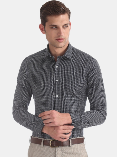 

Arrow Men Navy Blue & Off-White Slim Fit Checked Formal Shirt