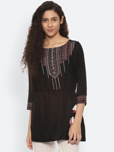 

People Women Black & White Printed Tunic