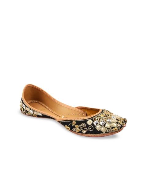 

DESI COLOUR Women Black Embellished Leather Mojaris