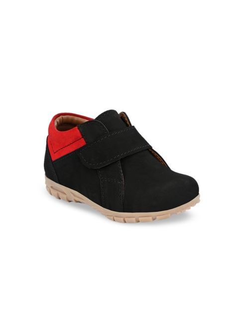 

TUSKEY Boys Black Slip-On Leather Sneakers