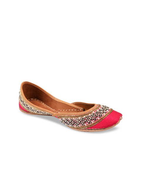 

DESI COLOUR Women Pink Embellished Leather Mojaris