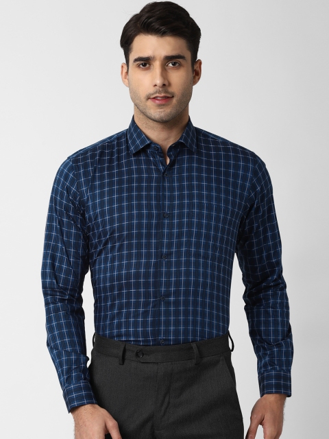 

Peter England Men Navy Blue & Black Regular Fit Checked Formal Shirt