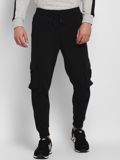 

Hummel Men Black Solid Amado Joggers