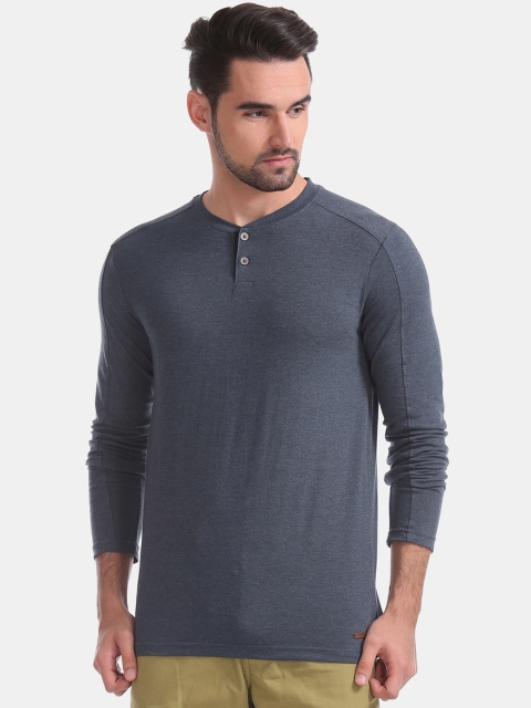 

Cherokee Men Blue Solid Henley Neck T-shirt