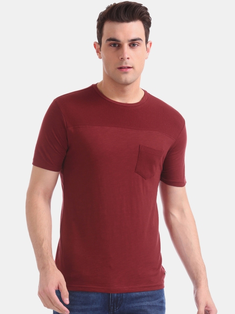 

Cherokee Men Red Solid Round Neck T-shirt